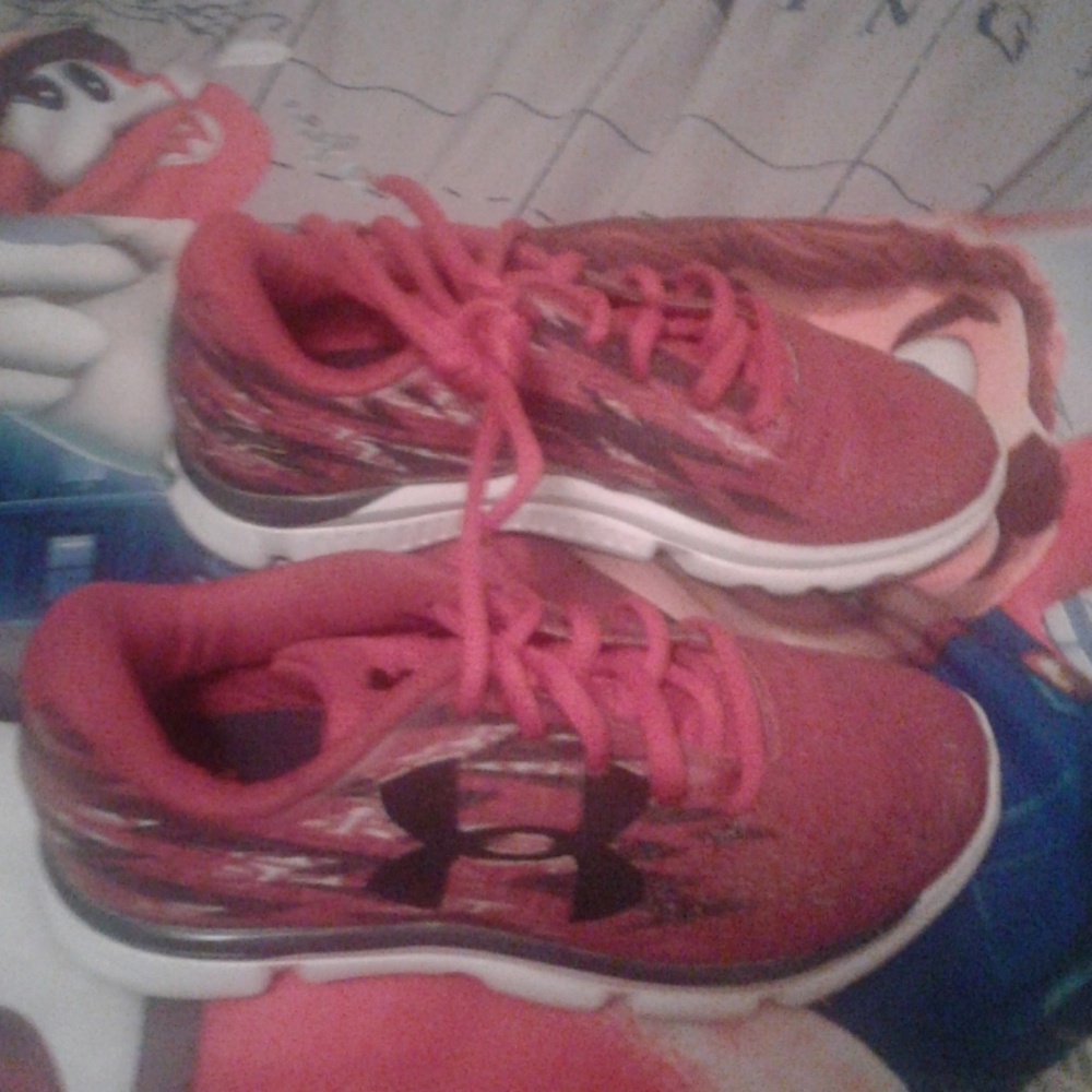 Boys youth sneakers